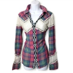 Gimmicks by BKE Flannel and Lace Button Down Plaid